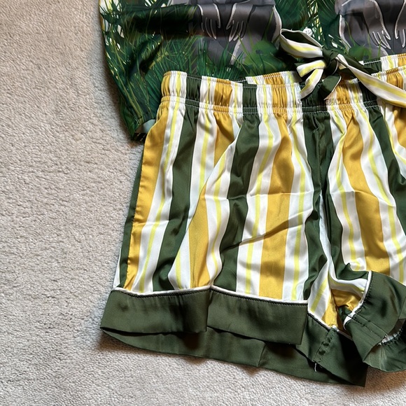 Women’s Two Piece - Picture 3 of 6